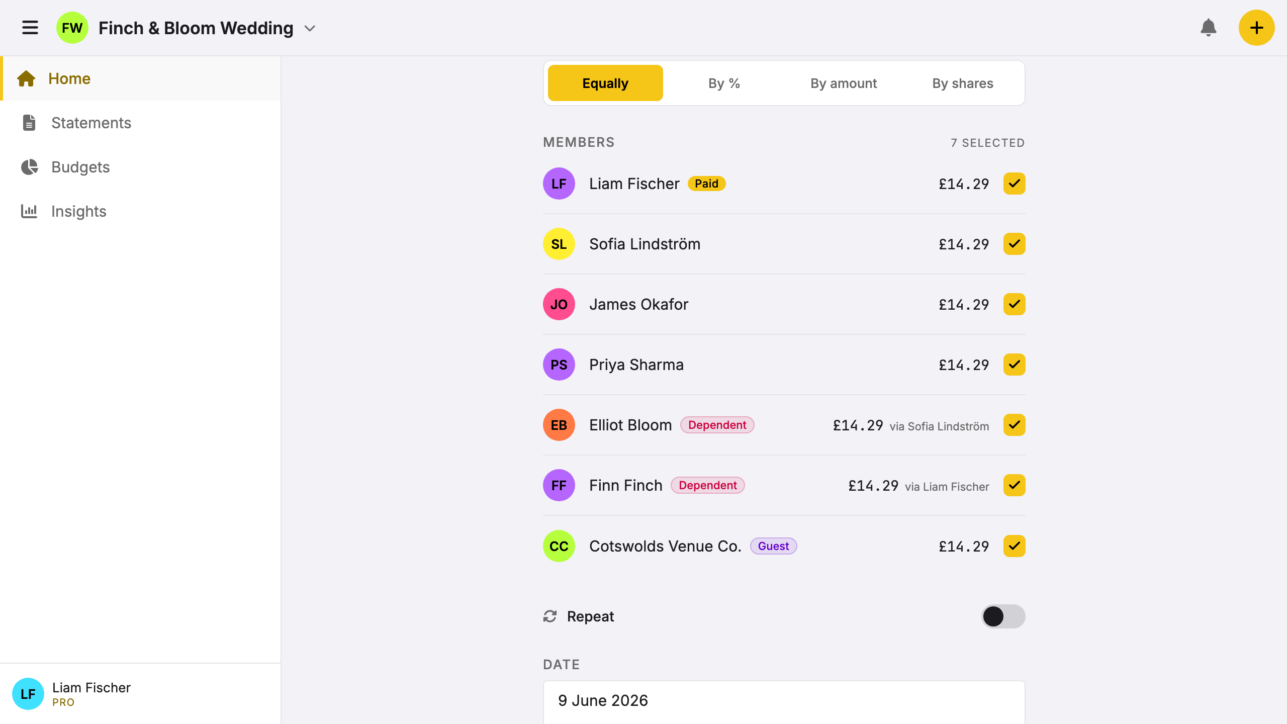 Screenshot: expense form with 4 split method options and live amount preview.